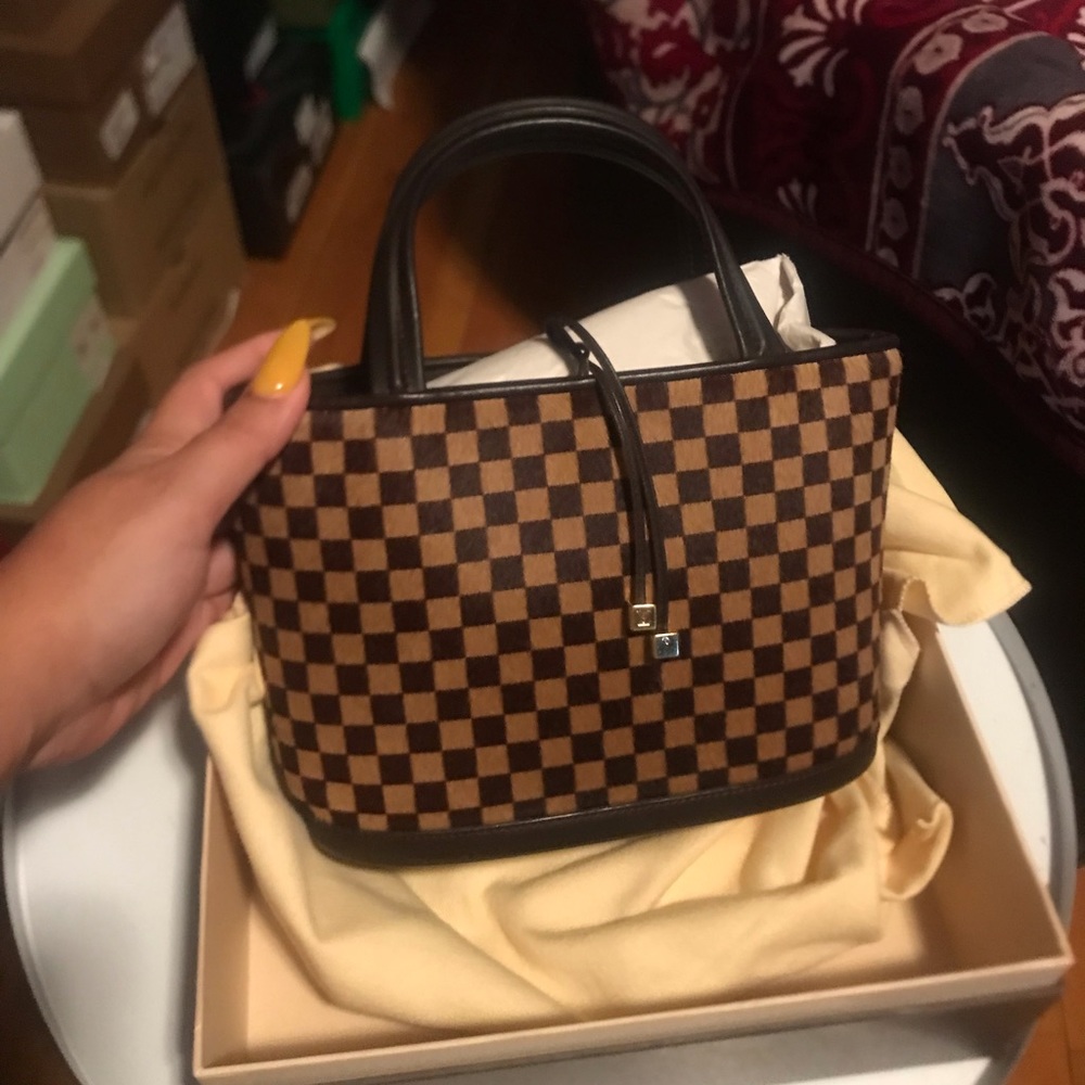 Authentic 💯 LV damier mini tote SALE limited time!